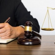وکیل امور بانکی